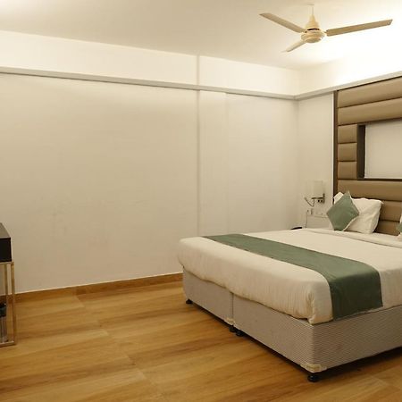 Hotel Konark Khammam Екстериор снимка