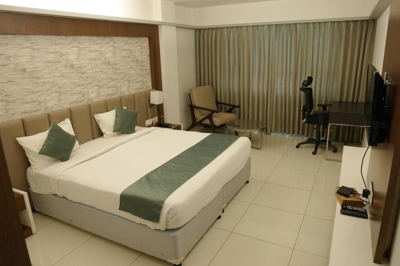 Hotel Konark Khammam Екстериор снимка