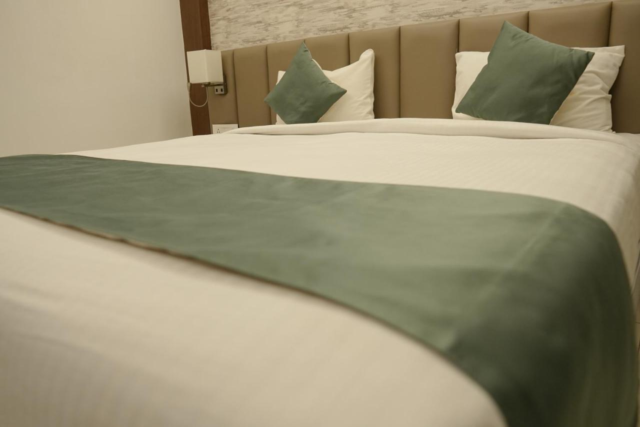 Hotel Konark Khammam Екстериор снимка